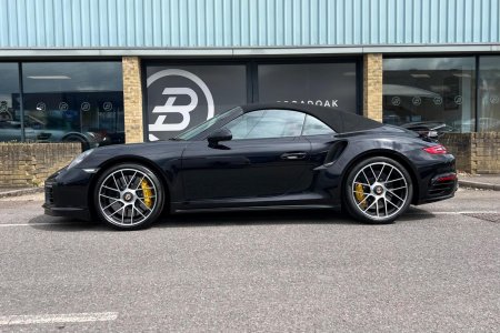 PORSCHE