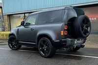 LAND ROVER DEFENDER 90