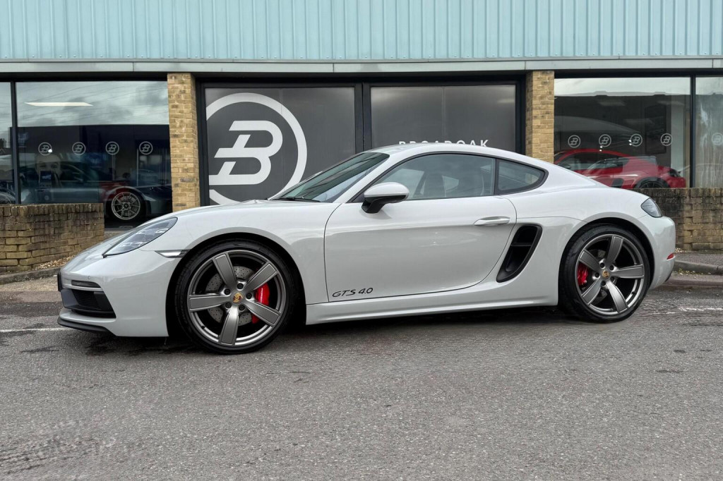 2024 Porsche 718 Cayman